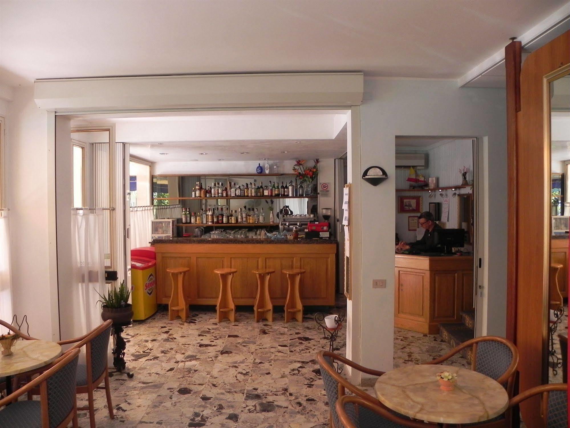 Hotel Antonella Caorle Extérieur photo