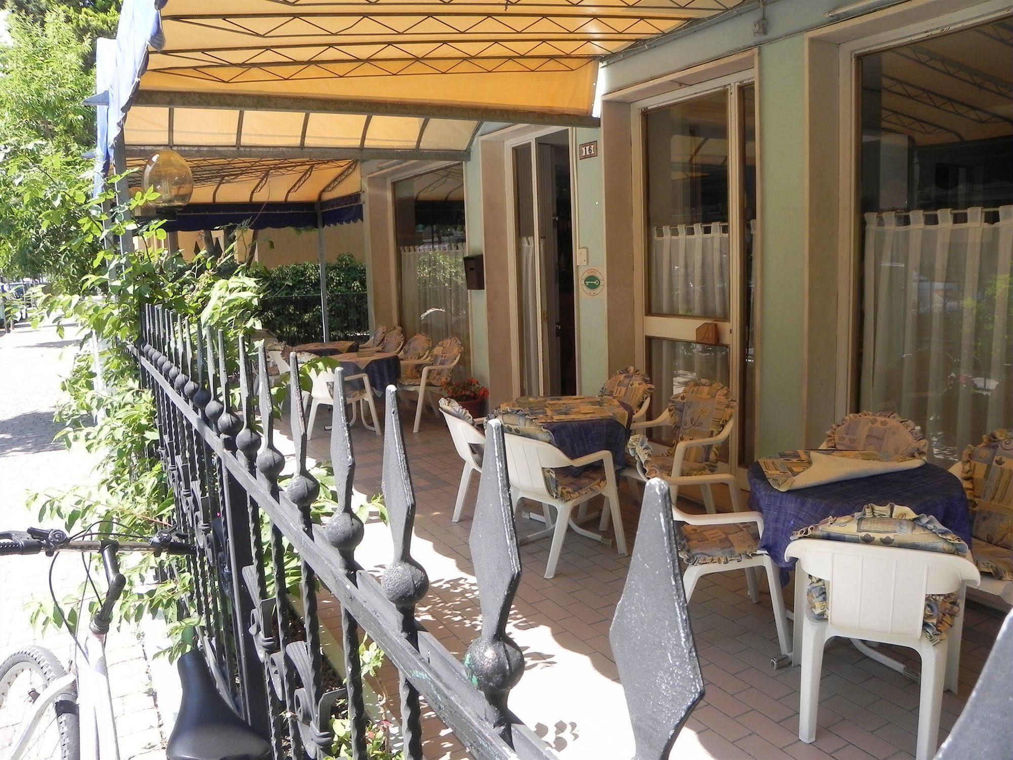 Hotel Antonella Caorle Extérieur photo