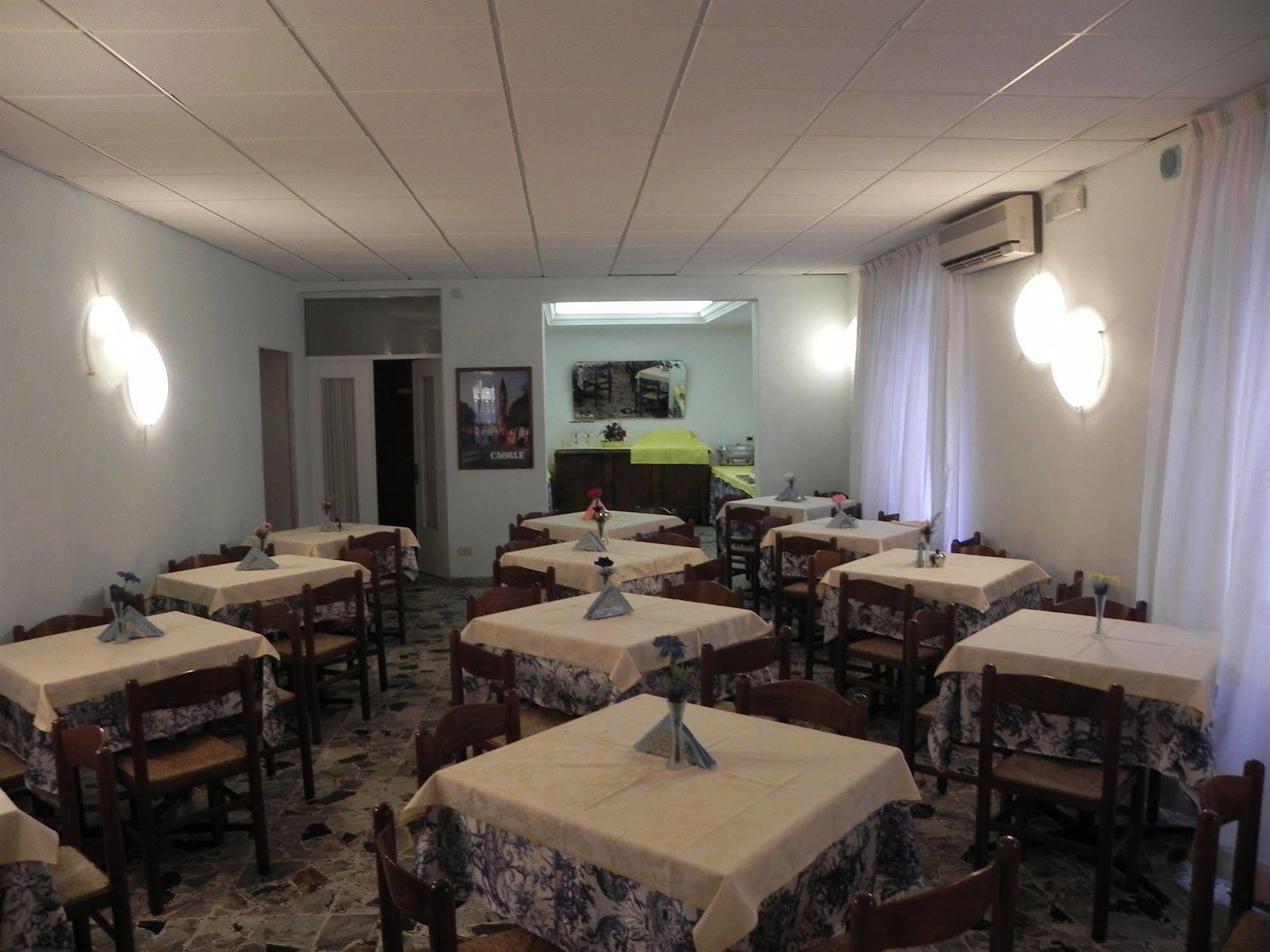 Hotel Antonella Caorle Extérieur photo